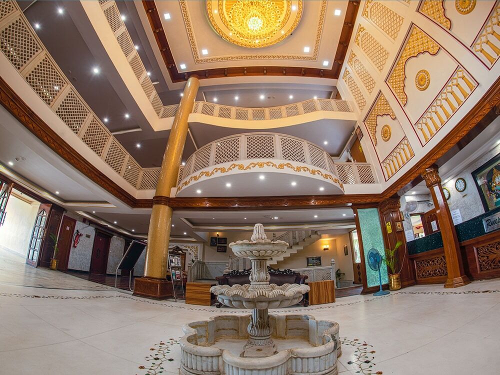 Пури: NRS Royal Palace