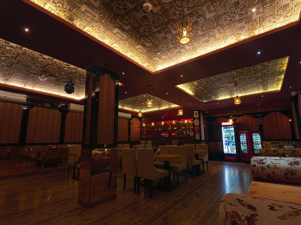 Пури: NRS Royal Palace