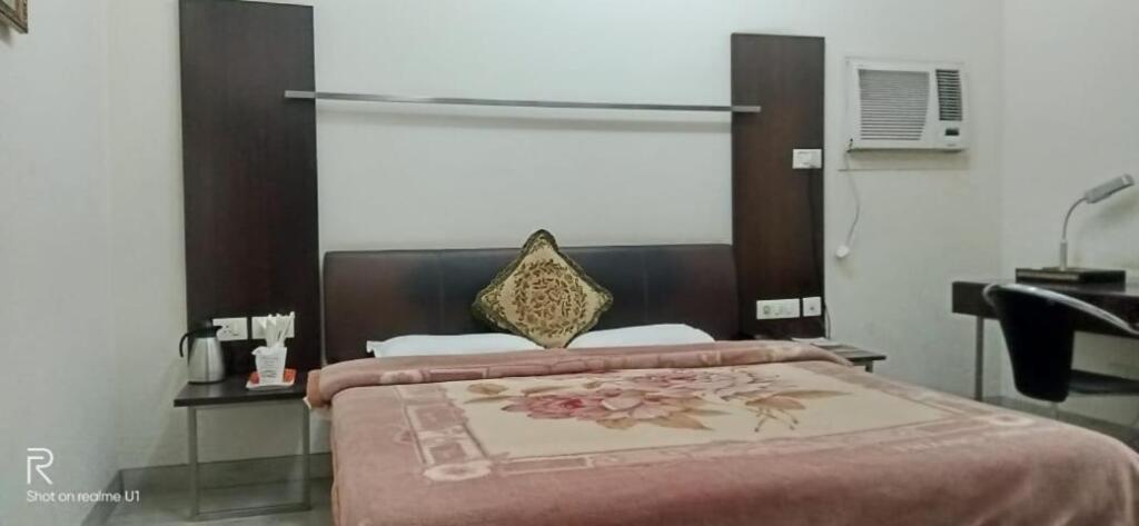 Морадабад: Hotel Rajmahal