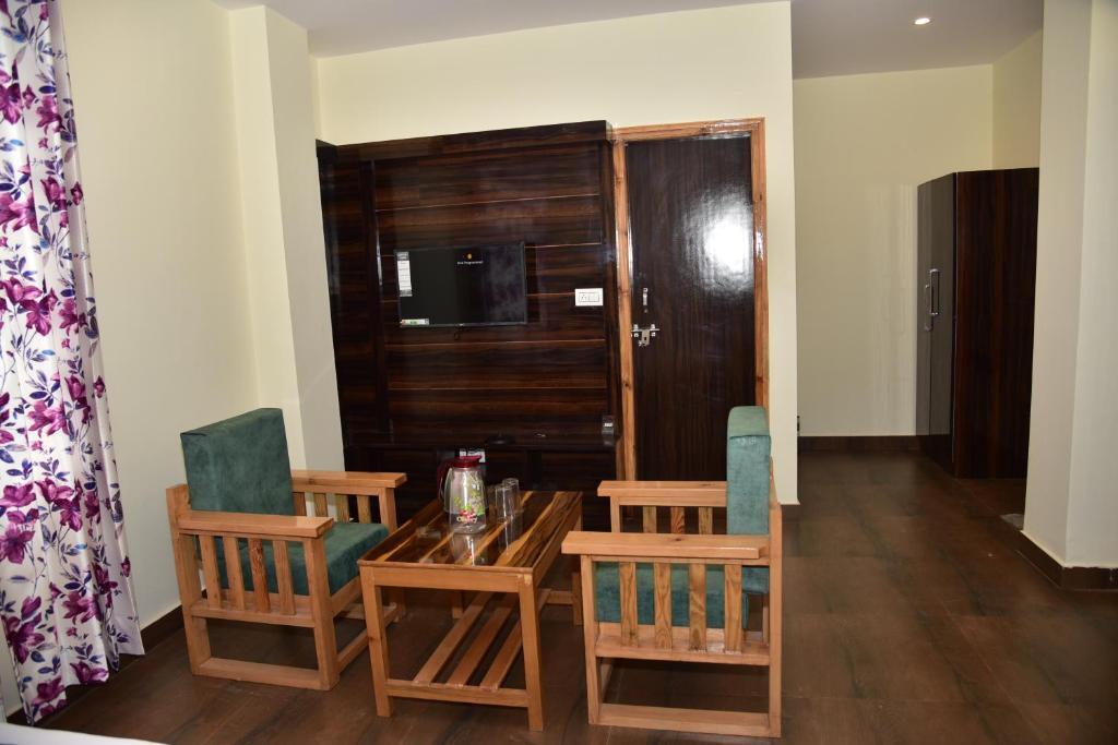 Шимла: Royal Cedar BnB
