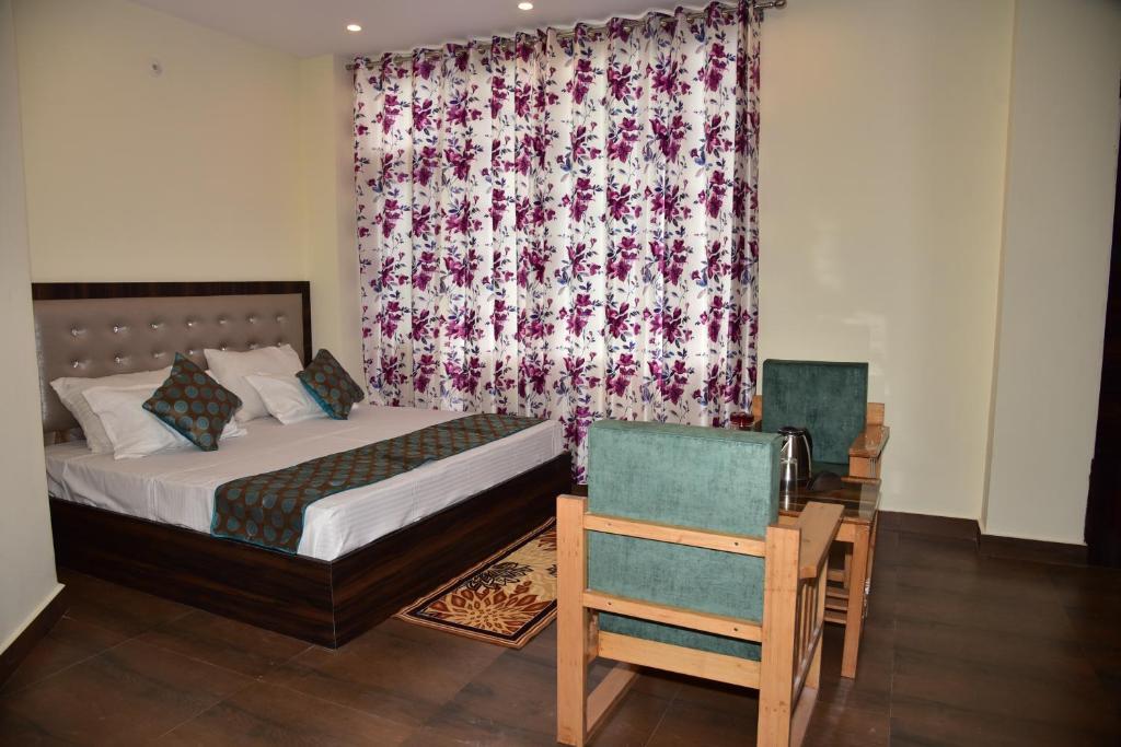 Шимла: Royal Cedar BnB