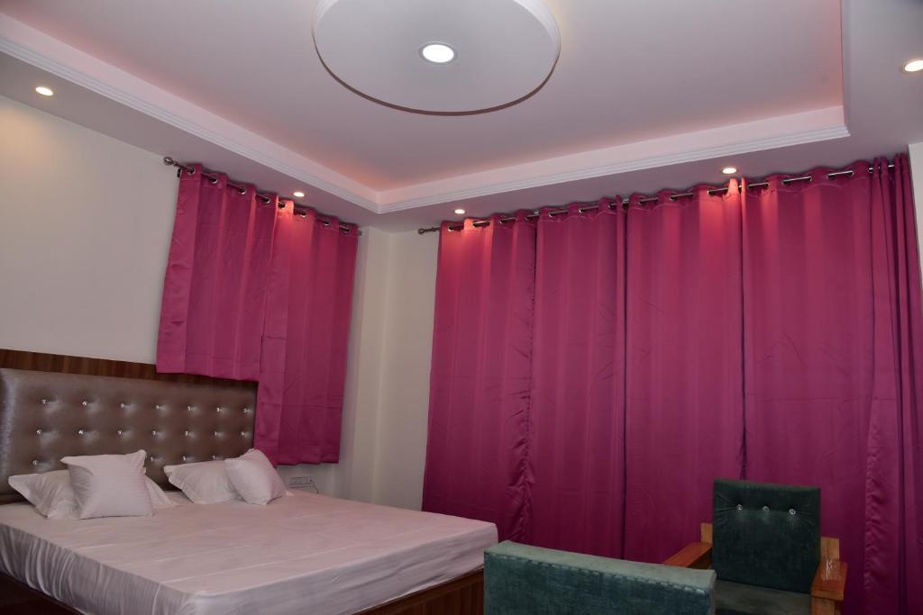 Шимла: Royal Cedar BnB