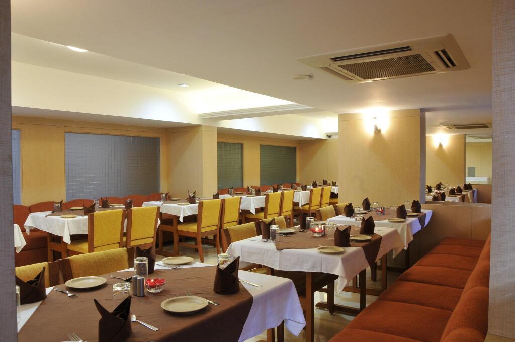 Ширди: Hotel Goradia