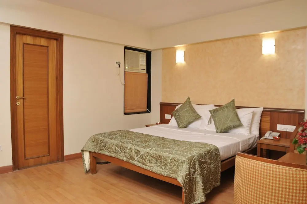 Ширди: Hotel Goradia