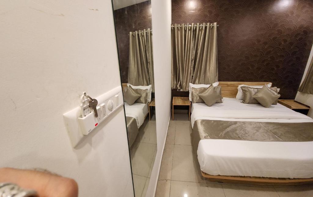 Раджкот: Hotel Nova Shine