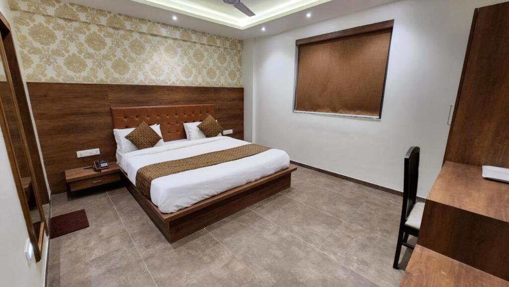 Раджкот: Hotel Nova Pride
