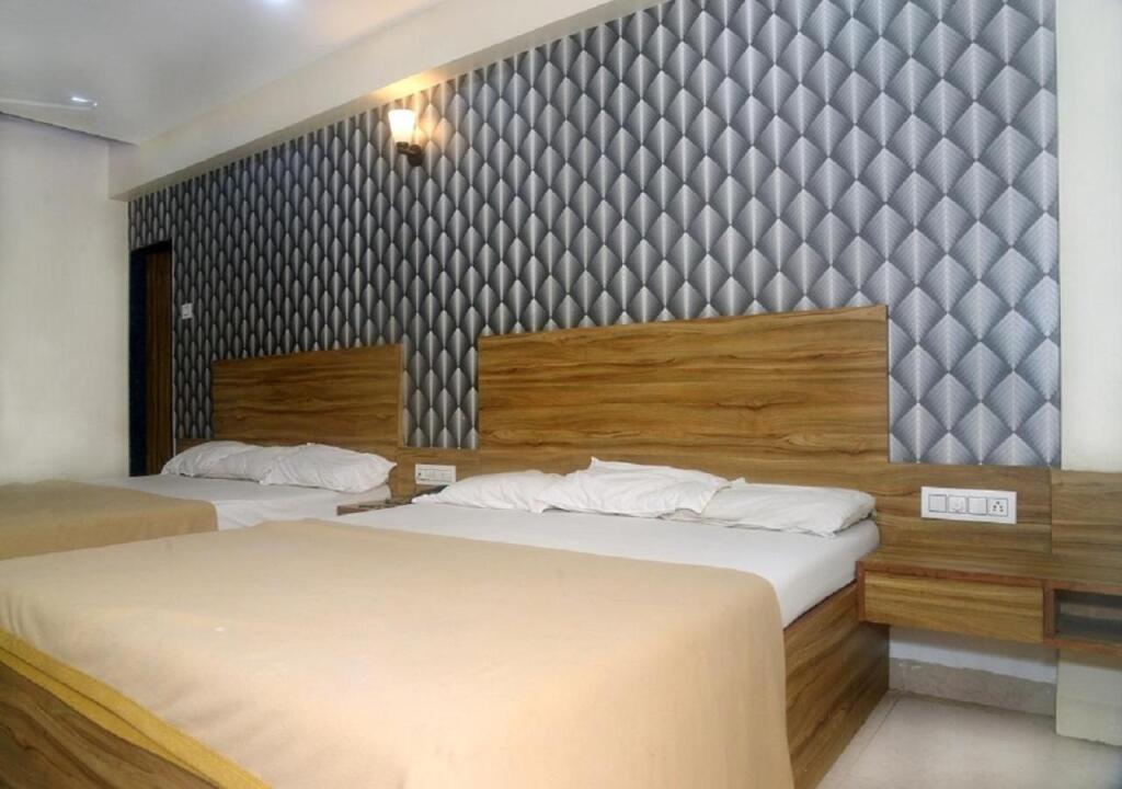 Пуна: Hotel Radhika Pune