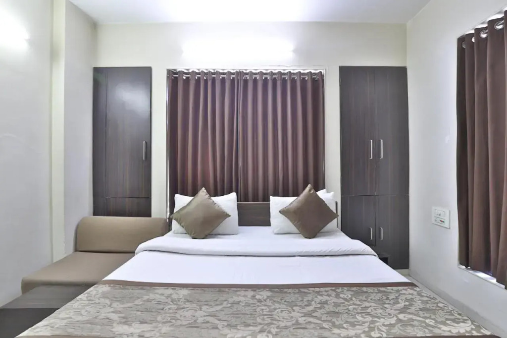 Сурат: Hotel Nova Vatika