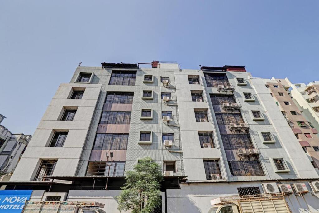 Сурат: Hotel Nova Vatika