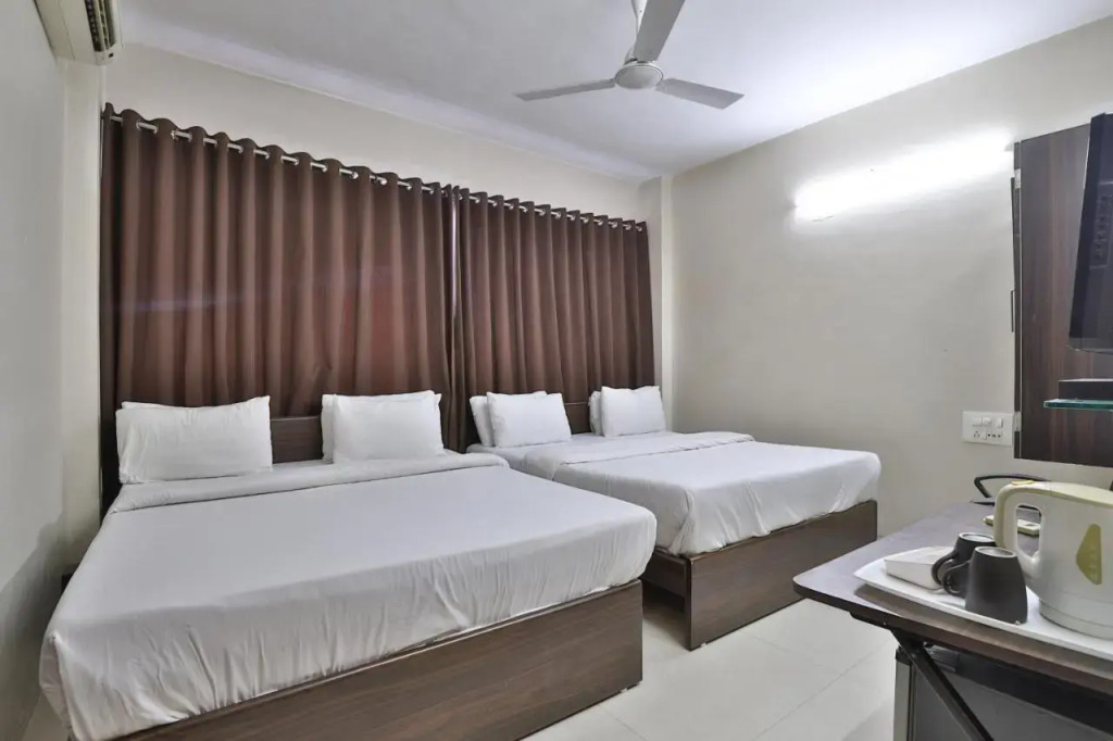 Сурат: Hotel Nova Vatika