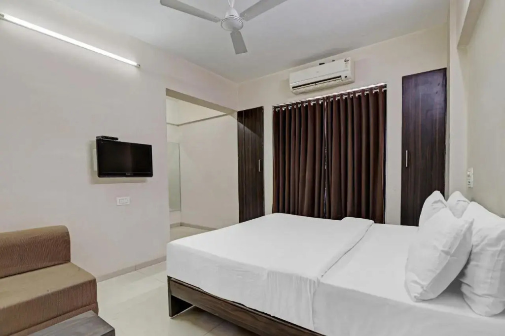 Сурат: Hotel Nova Vatika