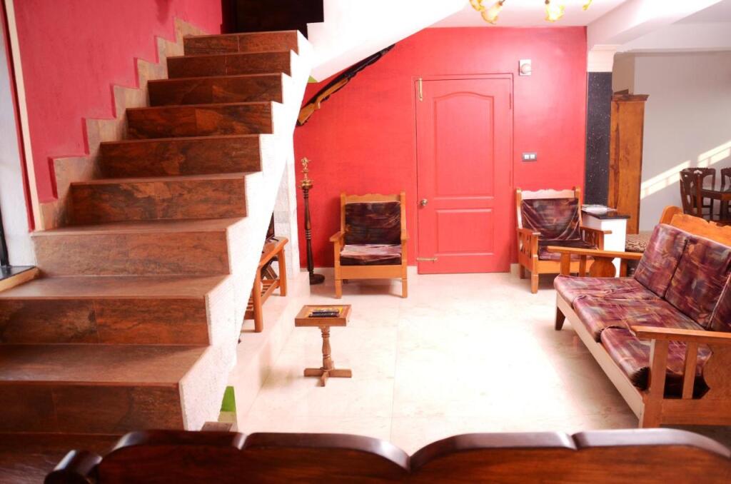 Мадикери: Vaishnavi Villa-Family Home In A Residential Area.