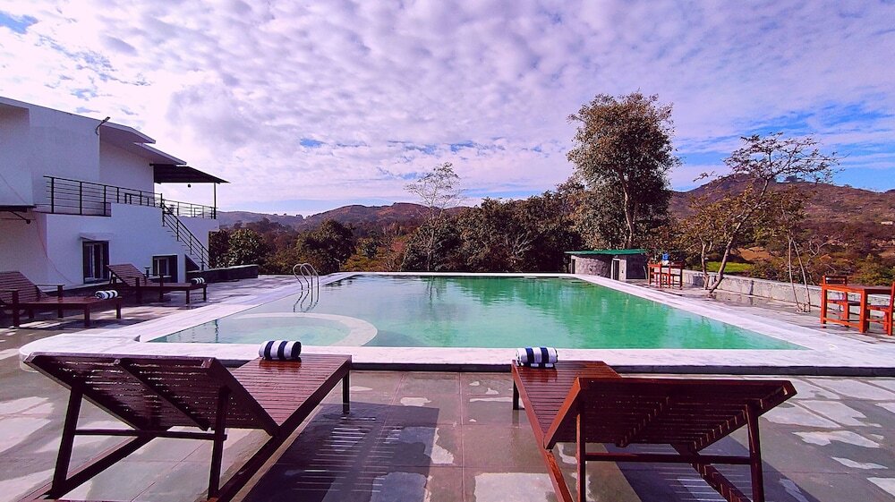 Садри: Takhat Villa by ShriGo Hotels