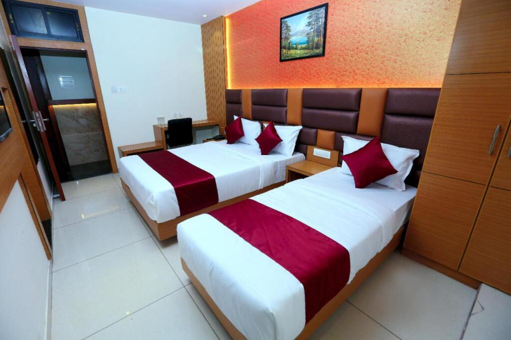 Тхане: Hotel Dwarka Residency