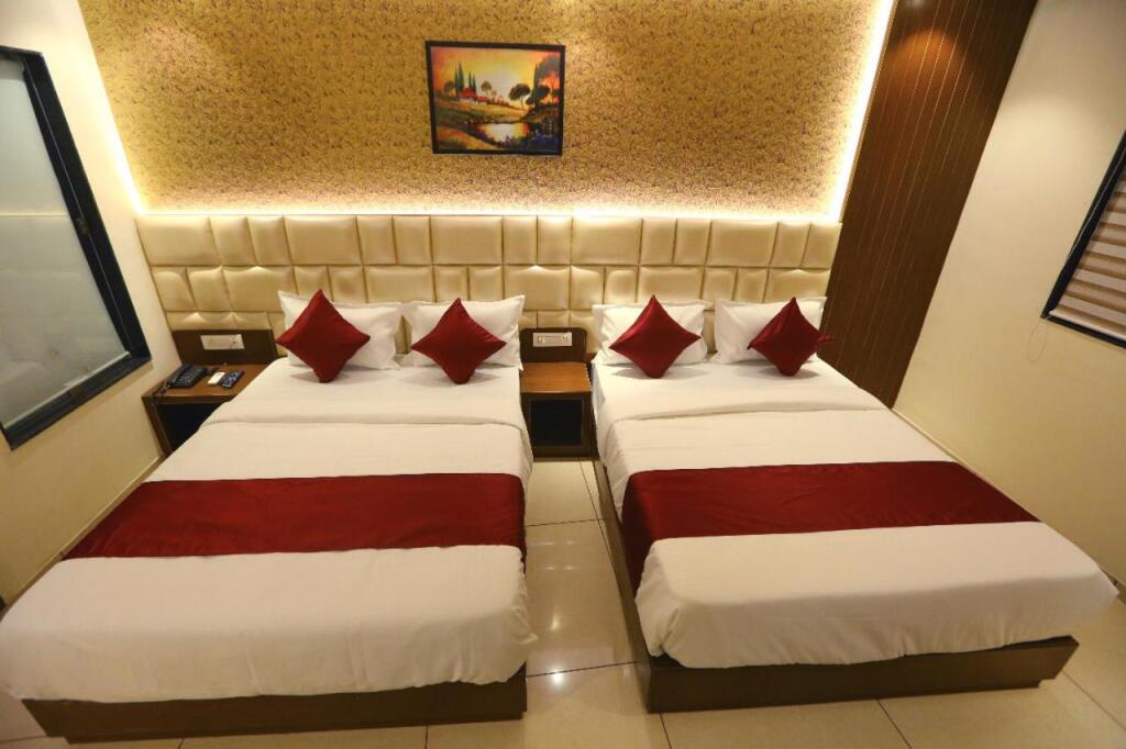 Тхане: Hotel Dwarka Residency
