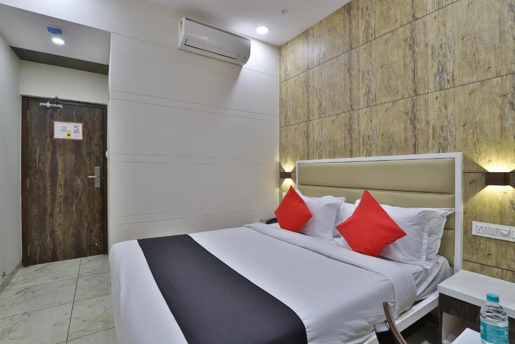 Сурат: Hotel Royal Treat