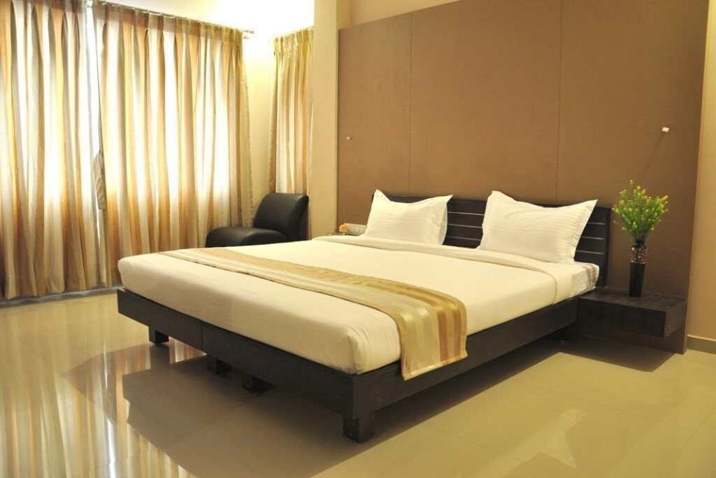 Сурат: Hotel Suncity