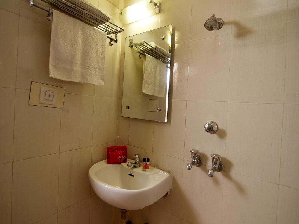 Праяградж: Hotel Valentines