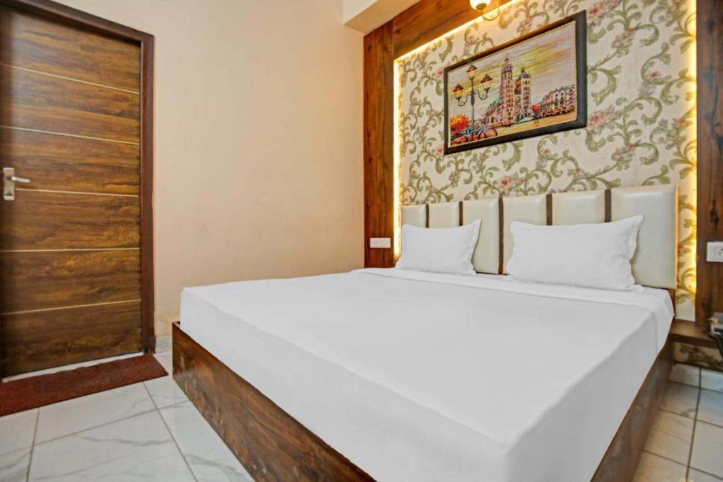 Лудхиана: Townhouse 1003 Hotel Sky 9
