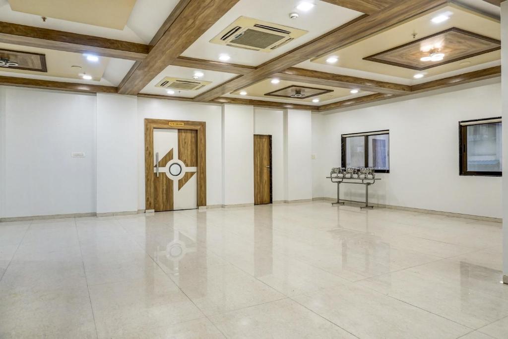 Пимпри-Чинчвад: Townhouse OAK Regal Inn