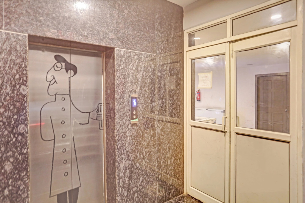 Праяградж: Holidayy Inn