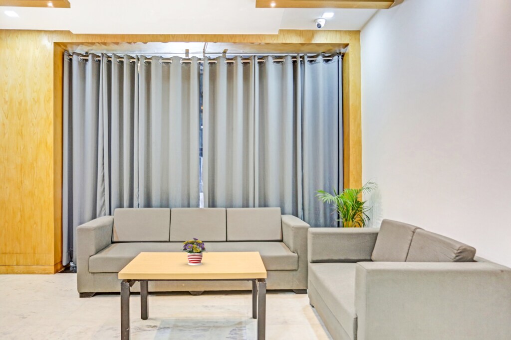 Варанаси: Townhouse 1049 Super Three Premium