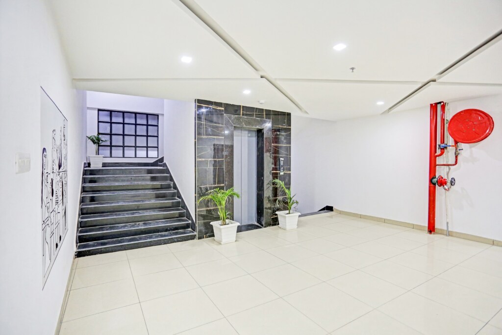 Варанаси: Townhouse 1049 Super Three Premium