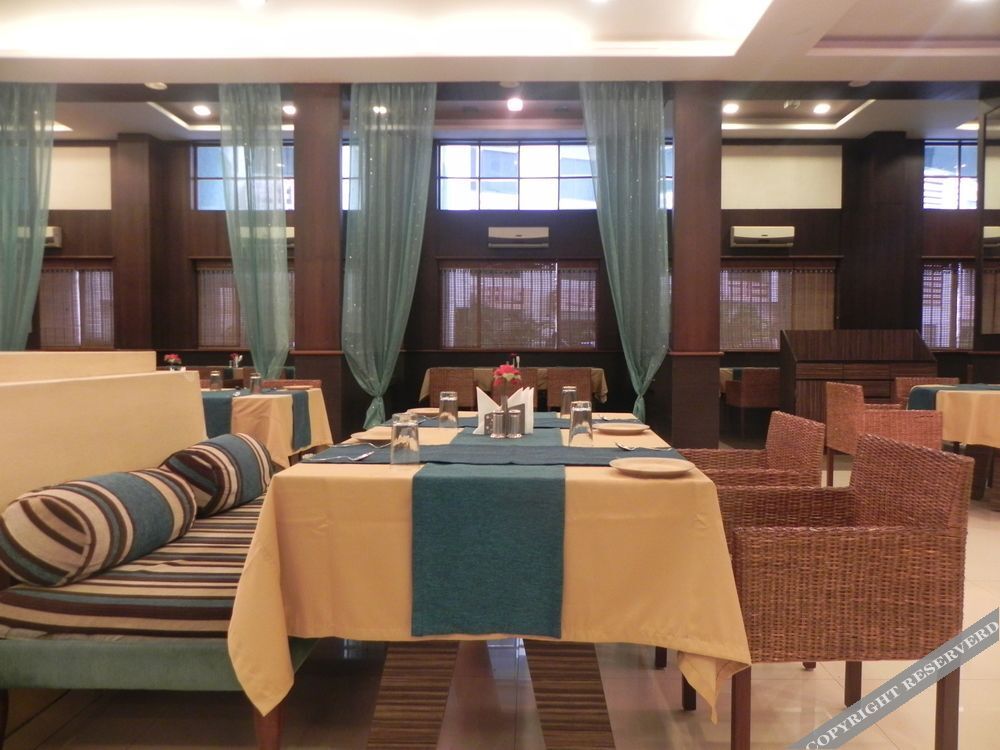 Ширди: Hotel Reeva Regency