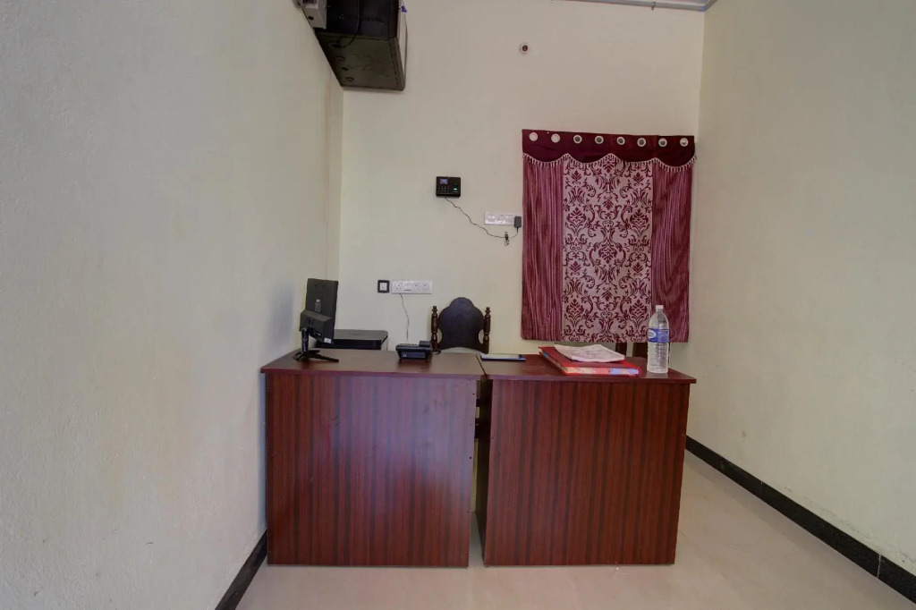 Сурат: Collection O85637 Hotel Krishna Inn - Ii