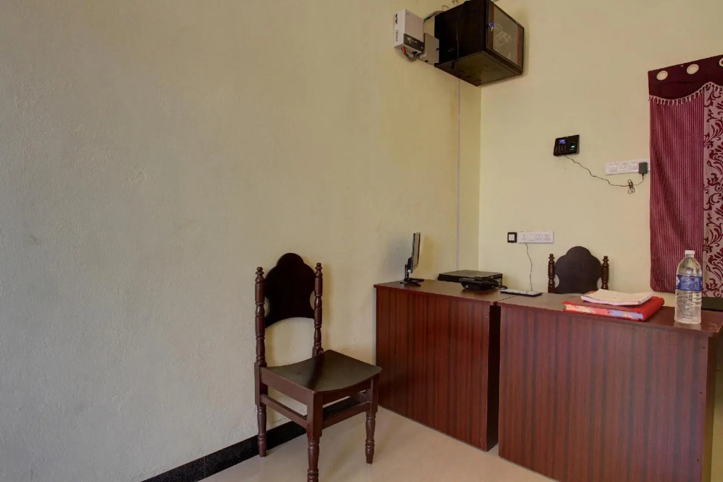 Сурат: Collection O85637 Hotel Krishna Inn - Ii