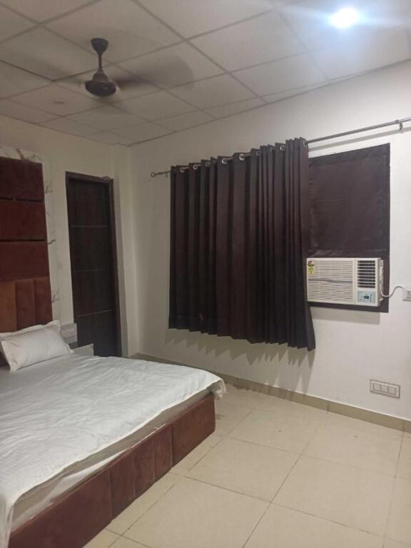 Лудхиана: Pop 700211 Hotel Jihaan Plaza