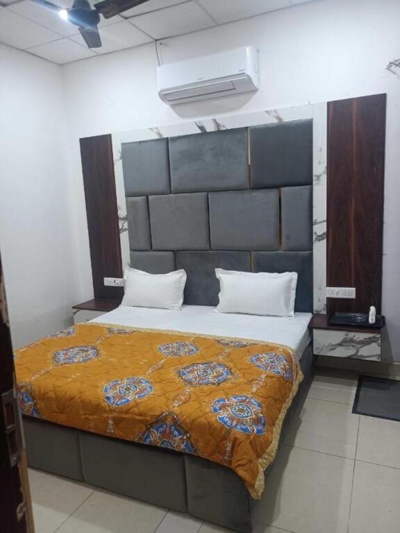 Лудхиана: Pop 700211 Hotel Jihaan Plaza
