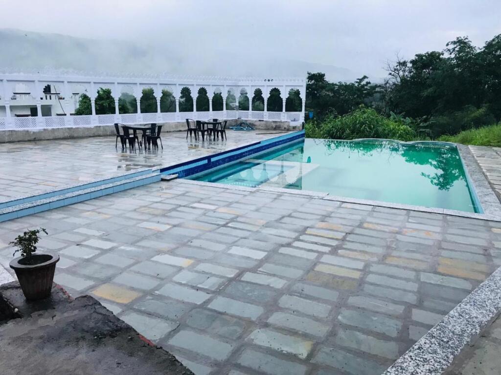 Садри: The Lal Bagh Resort