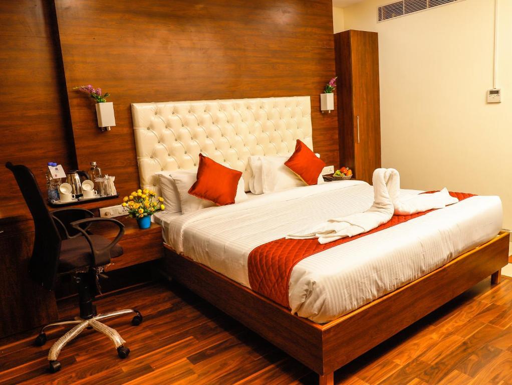 Виджаявада: Hotel RN Grand - Vijayawada
