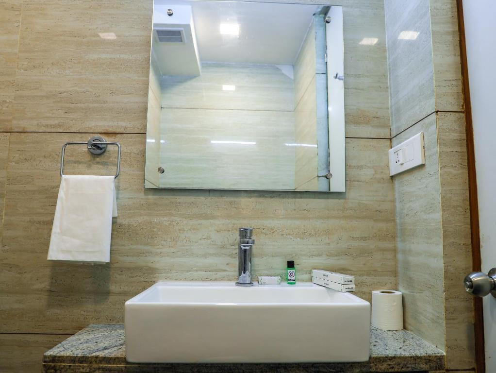 Виджаявада: Hotel RN Grand - Vijayawada