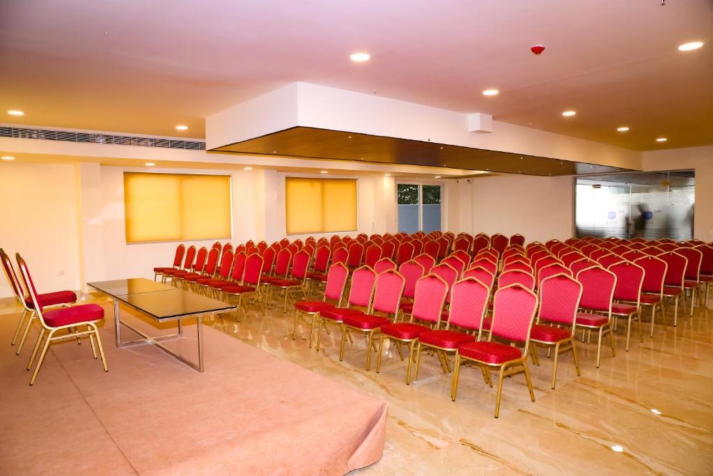 Виджаявада: Hotel RN Grand - Vijayawada