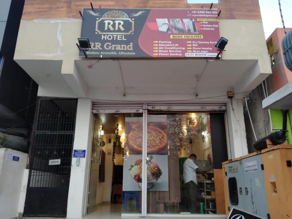 Путтапартхи: Hotel RR Grand