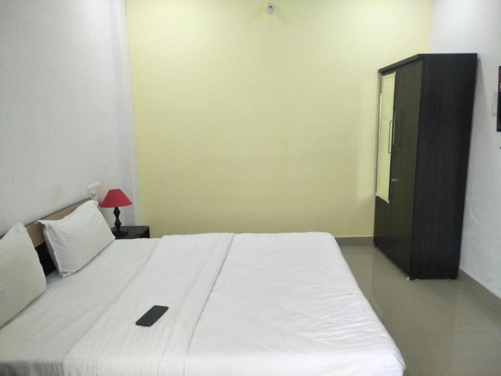 Путтапартхи: Hotel RR Grand