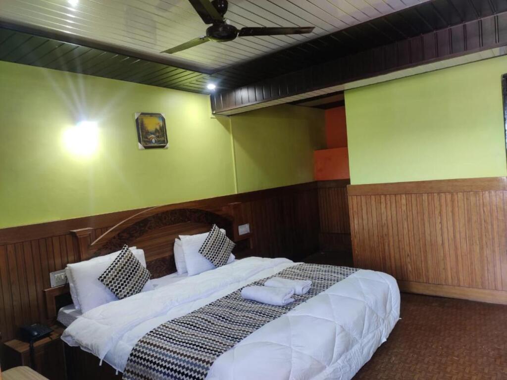 Раникхет: Hotel Deepraj