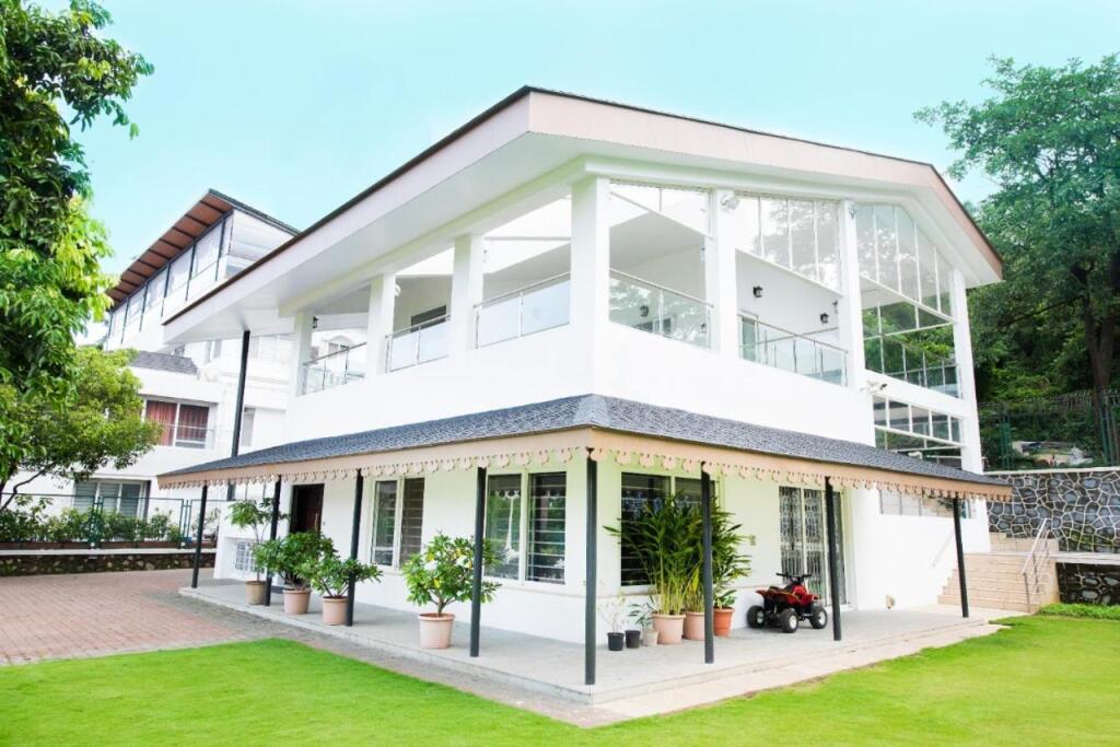 Лонавала: The Manor by Zuper Stays Lonavala