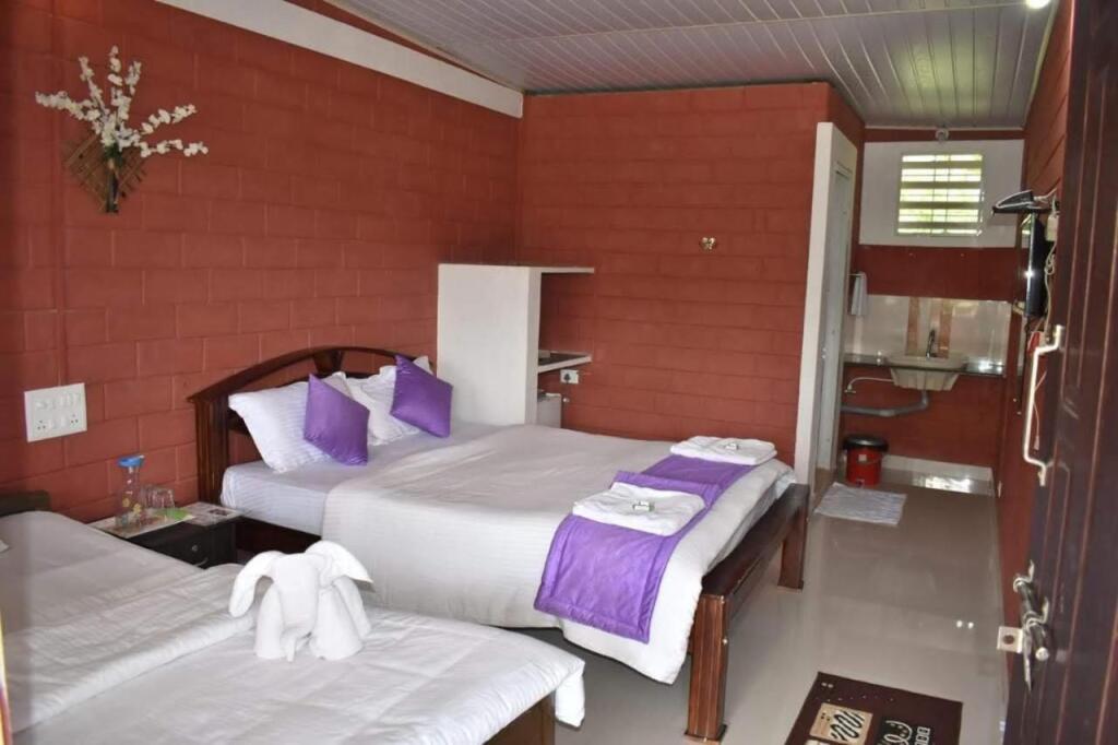 Кушалнагар: Camp coorg