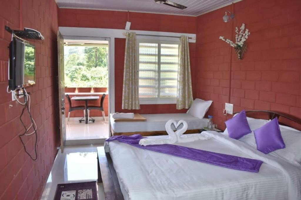 Кушалнагар: Camp coorg