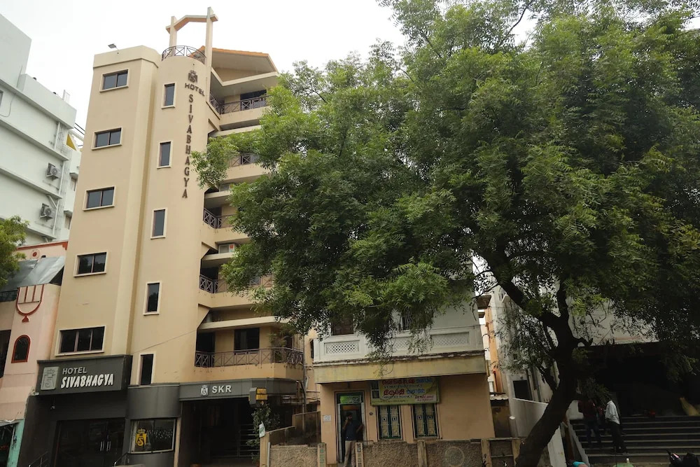 Мадурай: Sivabhagya SKR Madurai
