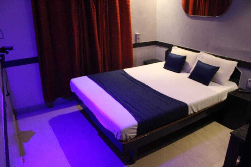 Мадурай: Sivabhagya SKR Madurai