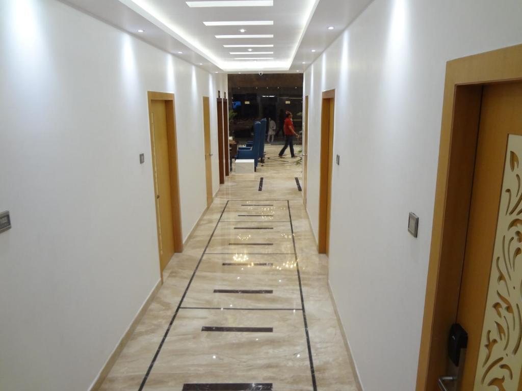 Мирзапур: Bhagwati Palace