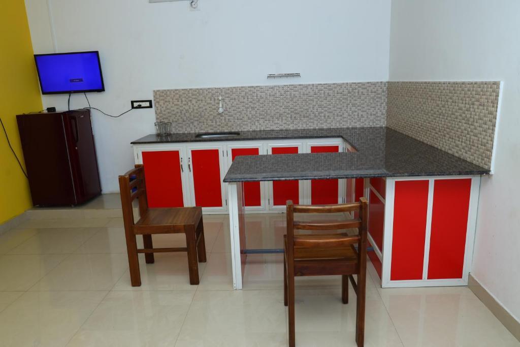 Ангамали: Airport Cochin Grand Residency , NEDUMBASSERY