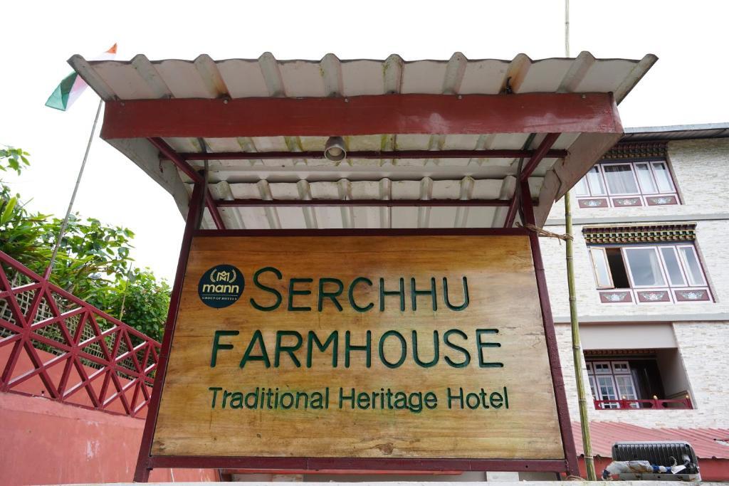 Пеллинг: Mann Serchhu Farmhouse, Pelling