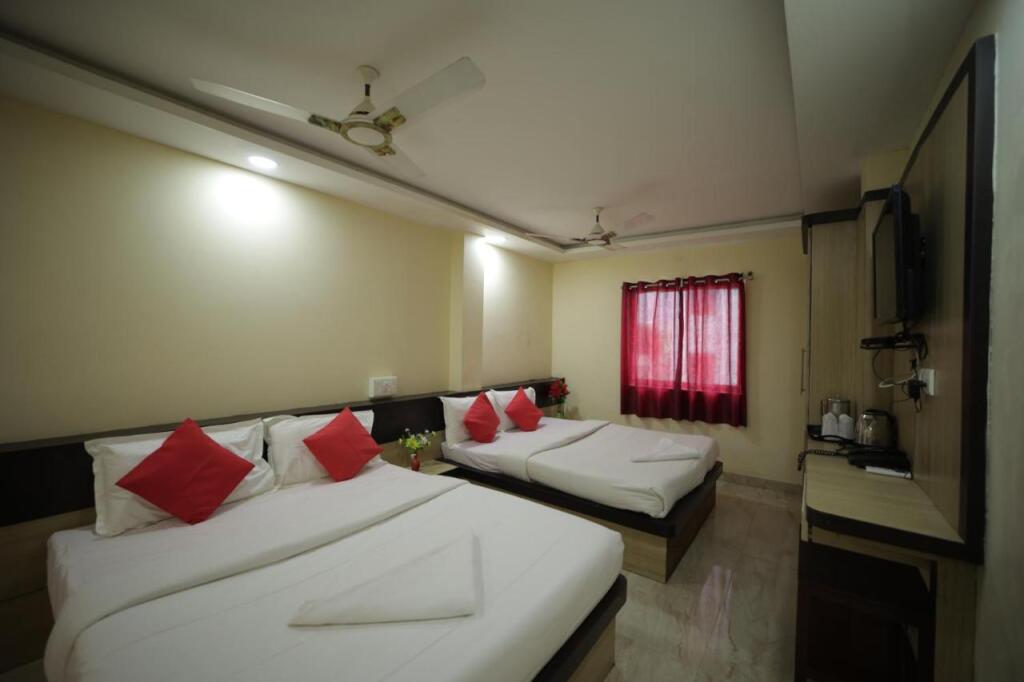 Treebo Golden Inn, 700 Mtrs From Promenade Beach — фото 6