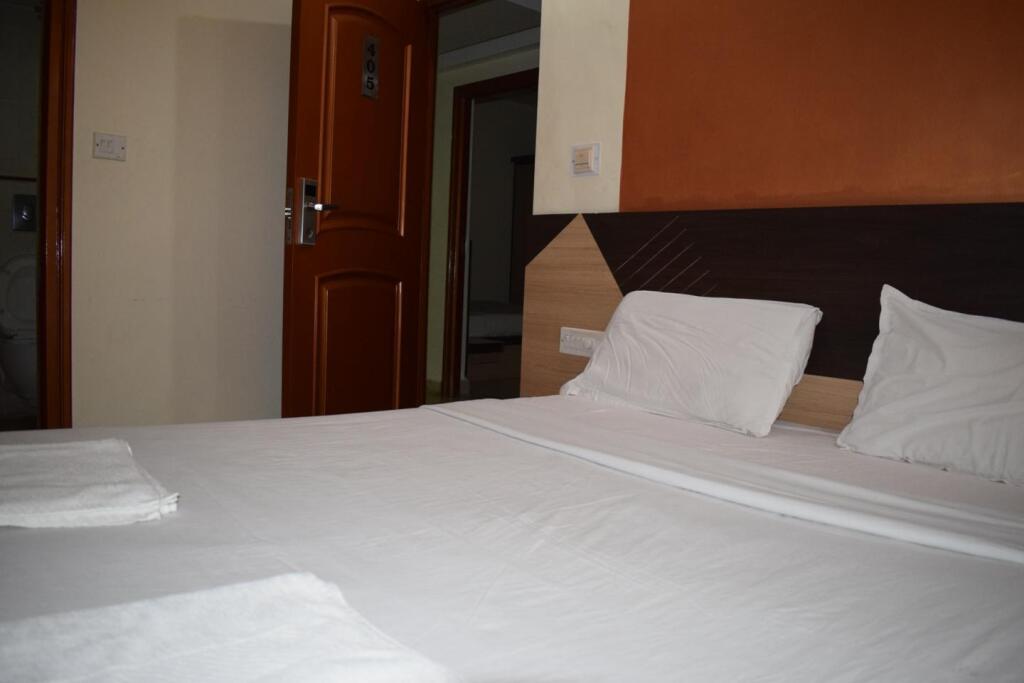 Пудучерри: Treebo Golden Inn, 700 Mtrs From Promenade Beach