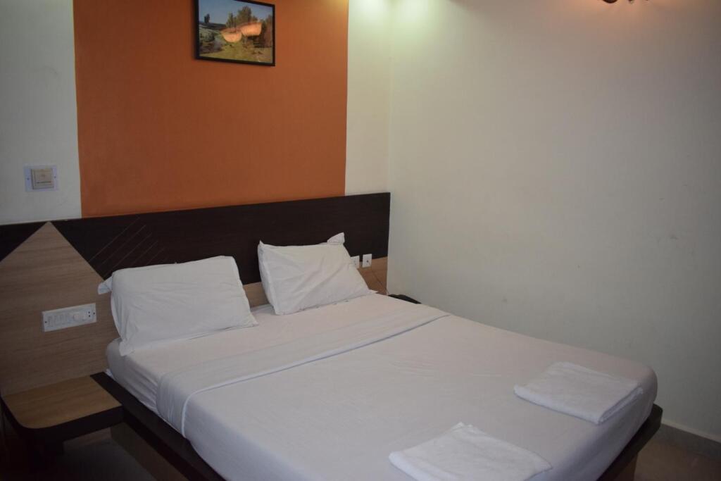 Пудучерри: Treebo Golden Inn, 700 Mtrs From Promenade Beach
